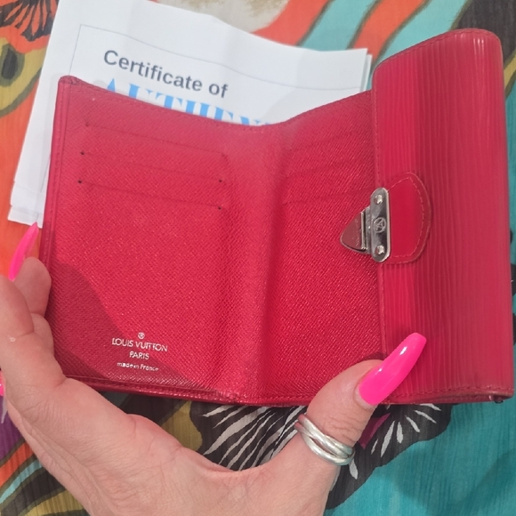 Louis Vuitton Red Epi Women's Wallet In Beautiful Used Condition - Picture 8 of 12